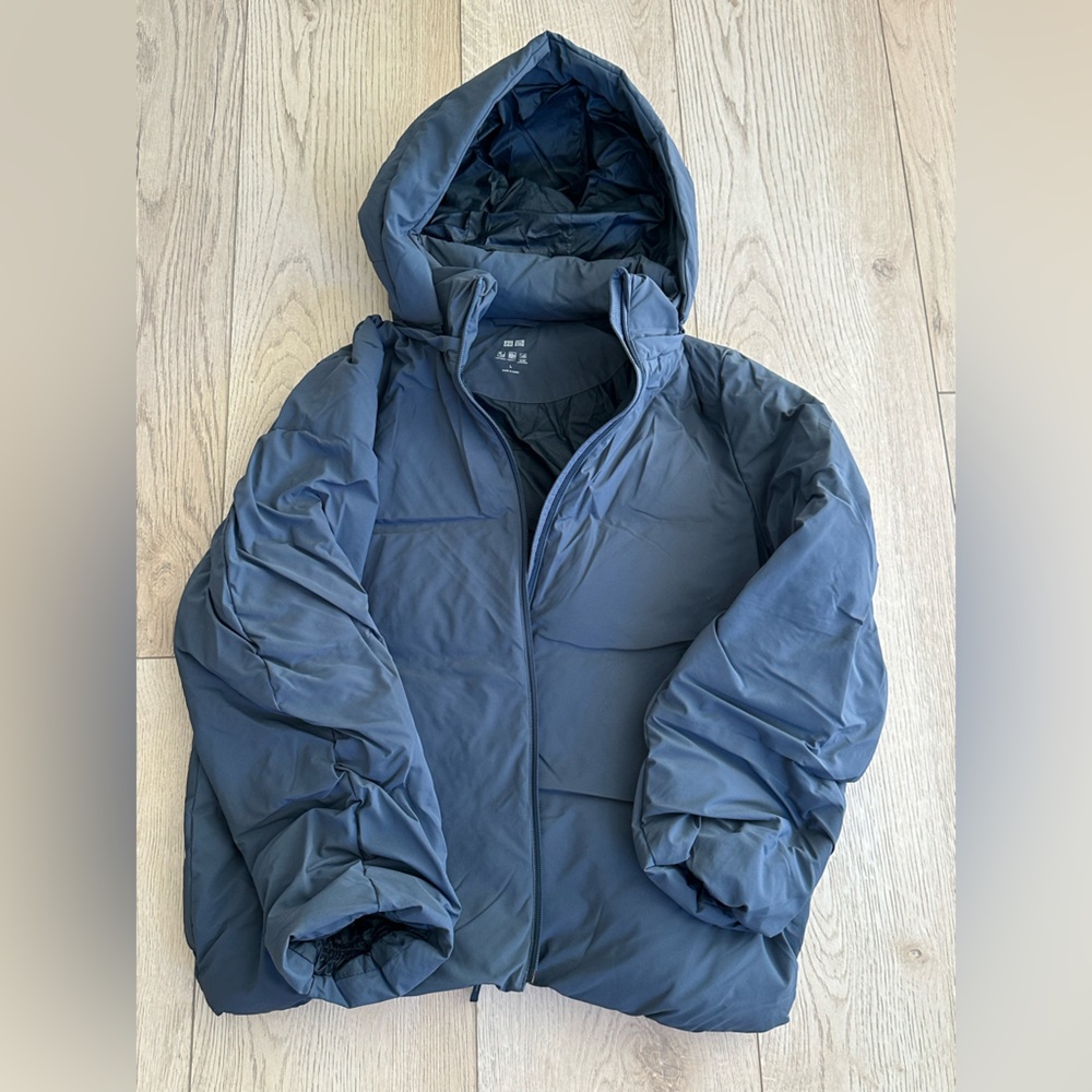 Uniqlo Women's Navy Puffer Jacket